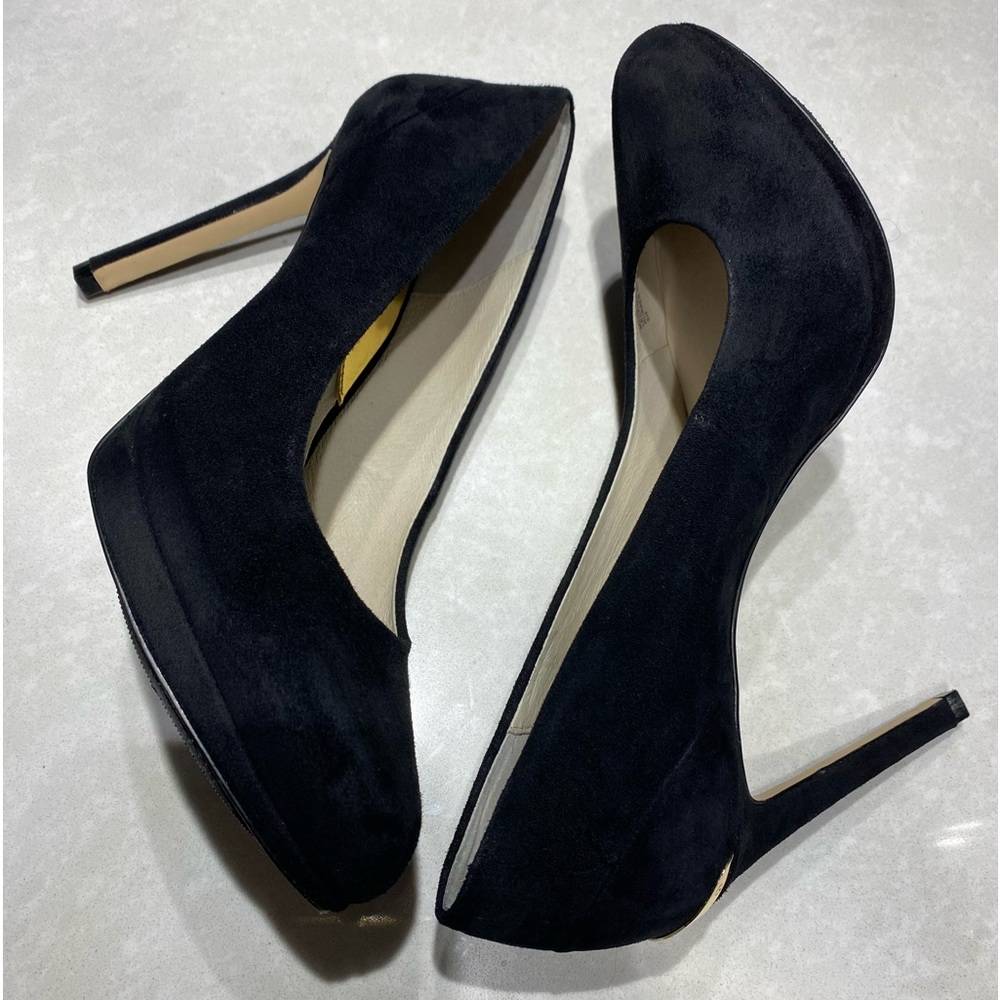 New Michael Kors Yasmine suede pumps Black gold cap logo on heels US 8 inbox⭐️⭐️ - Picture 10 of 17